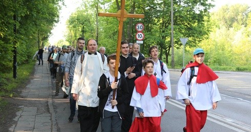 Archidiecezja. Poszukiwani ministranci do posługi w czasie pielgrzymki mężczyzn do Piekar Śl.