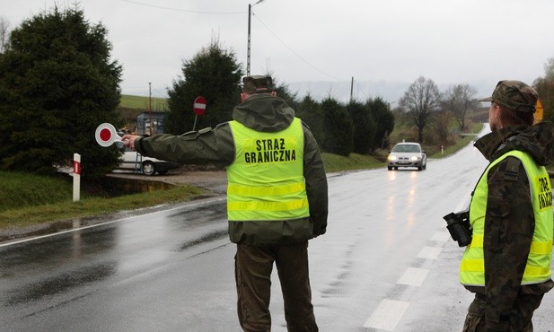 "Rzeczpospolita": Mniej wniosków o azyl