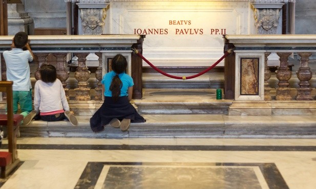 Rzym: przy grobie Jana Pawła II przypomniano, że Królestwo Boże to każdy człowiek