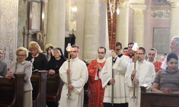 Nieszpory ku czci św. Zygmunta odbyły się, niestety, przy nielicznym udziale wiernych