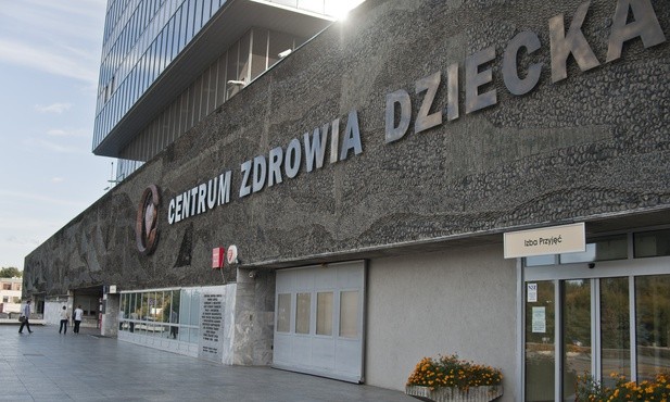 CZD: zerwany dach, ewakuacja pacjentów