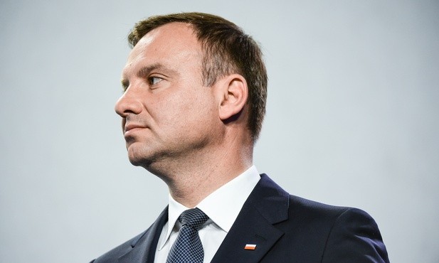 Który z polityków cieszy się największym zaufaniem Polaków?