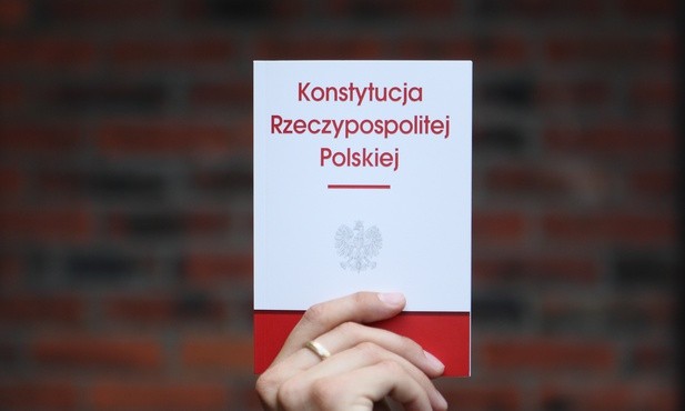 Konstytucyjna propozycja Tuska. PiS nie mówi "nie"