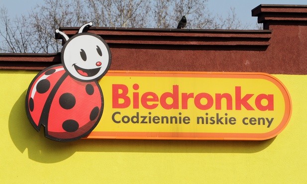 Biedronka wprowadza karty płatnicze