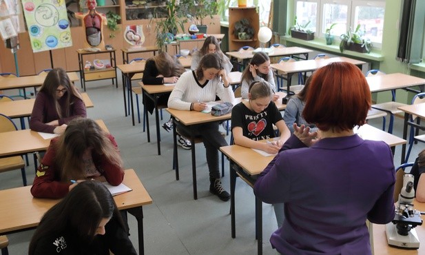 Dzień Edukacji Narodowej. Święto Nauczycieli. Jak na przestrzeni lat zmienia się ich praca?