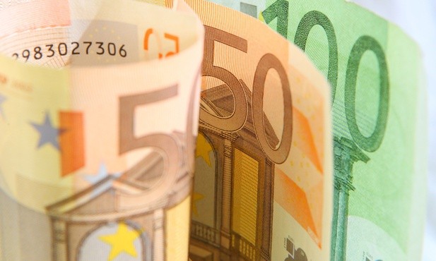 KE: 8 państw UE nie złożyło jeszcze wniosku o pieniądze z Funduszu Odbudowy