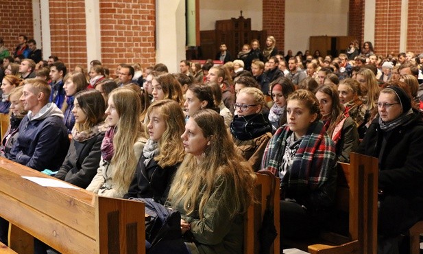 GUS: 61% Polaków jest w różnym stopniu zaangażowana religijnie