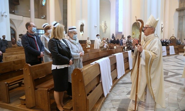 Katowice. Msza św. w intencji pielęgniarek, pielęgniarzy i położnych