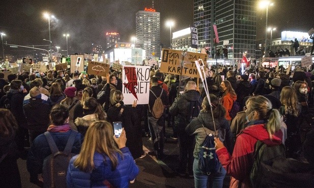 Protesty wobec Nagrody Wrocławia dla Ogólnopolskiego Strajku Kobiet