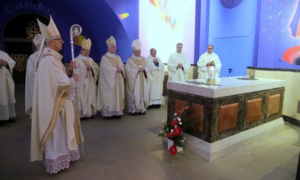 Abp Skworc: nie wolno chodzić drogami fałszywych proroków