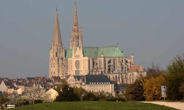 Francja: rekordowa liczba uczestników pielgrzymki do Chartres