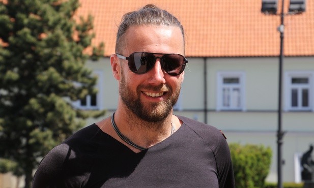 Lubosz Karwat, autor mozaiki przedstawiającej św. Jana Pawła II.