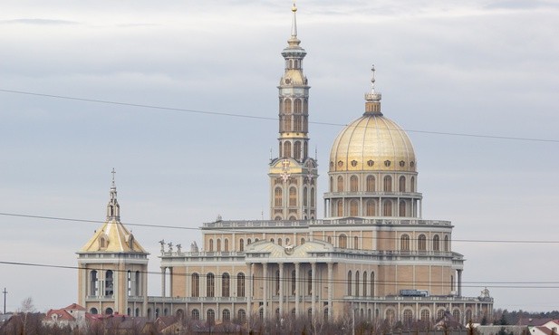 W sanktuarium w Licheniu stanął zmodyfikowany pomnik papieża