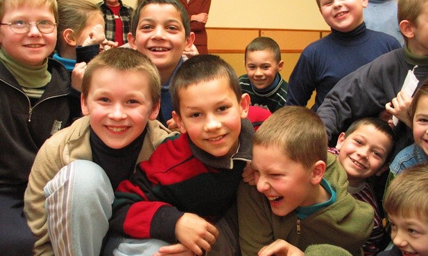 KE krytycznie o zniesieniu obowiązku szkolnego dla 6-latków w Polsce