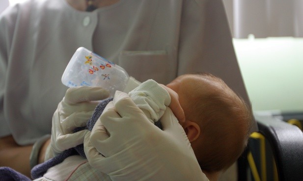 Kangurowanie wcześniaków może zmniejszać ryzyko ich śmierci o prawie jedną trzecią