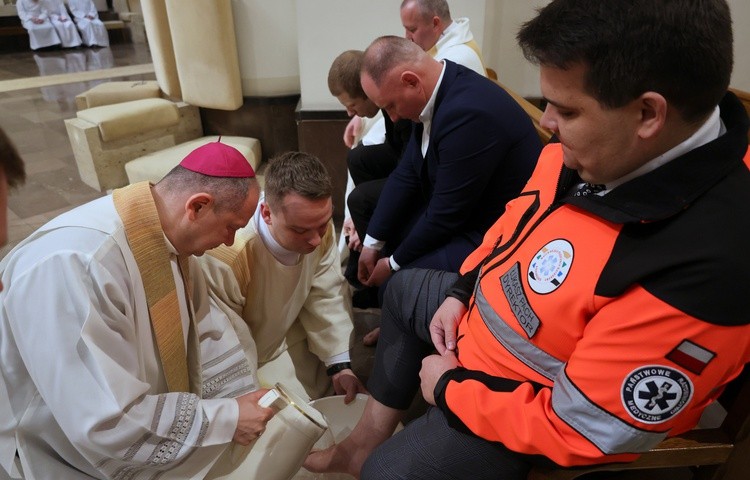 Bp Olszowski: Eucharystia daje siły do służby, do bezinteresowności