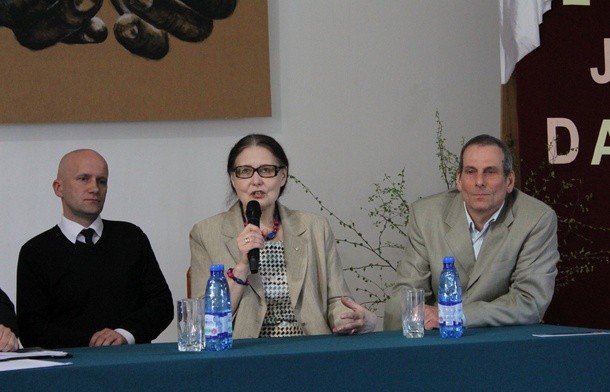 O prof. Fijałkowskim opowiadali jego syn i prof. Dorota Kornas-Biela (od lewej)