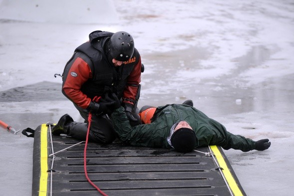 Ciało człowieka najszybciej wychładza się w wodzie