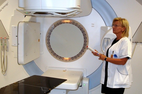Urządzenie do radioterapii i człowiek