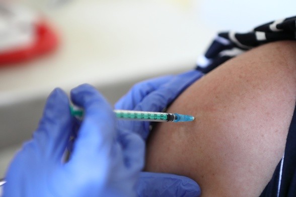 WHO bada decyzję o wstrzymaniu szczepień preparatem Moderny w Szwecji i Danii