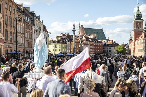 Procesja różańcowa w Warszawie