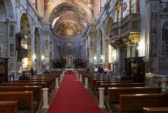 W tym tygodniu nadal bez mszy w kościołach w trzech regionach na północy Włoch