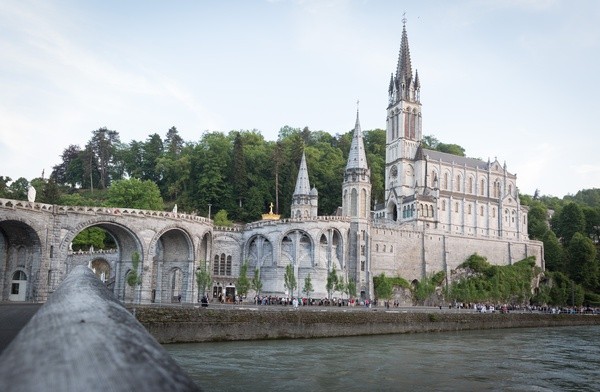 Lourdes: Sanktuarium zamknięte po raz pierwszy w dziejach