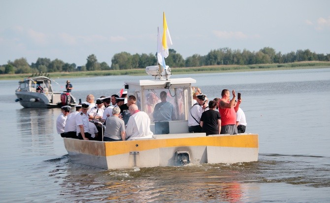 Kąty Rybackie - poświęcenie łodzi rybackich