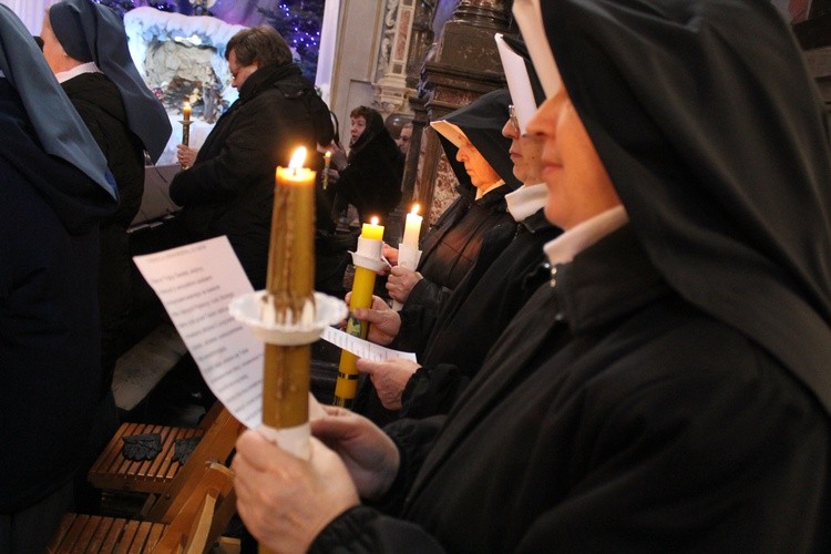 Liturgia święta Matki Bożej Gromnicznej w płockiej bazylice katedralnej