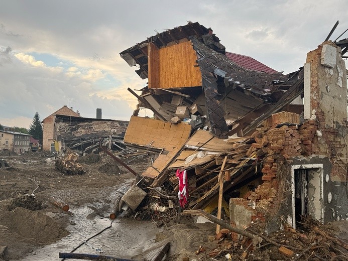 W Stroniu Śląskim bezpośrednio po powodzi