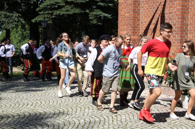 Kongres Młodzieży Polonijnej w Rostkowie
