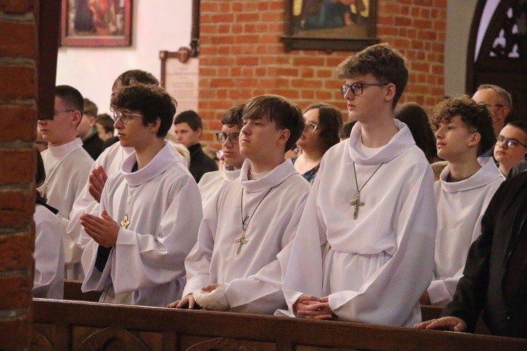 Msza Krzyżma w katedrze elbląskiej cz. 1 