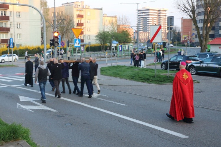 Droga Krzyżowa ulicami cz. 2