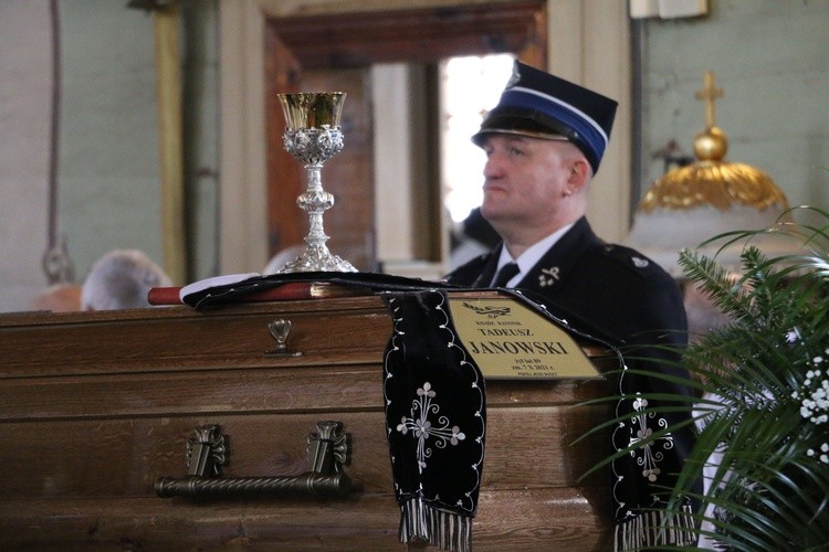 Lekowo. Pogrzeb ks. Tadeusza Janowskiego