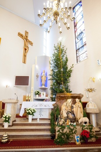 Płock. Bożonarodzeniowa szopka w parafii św. Maksymiliana w Ciechomicach