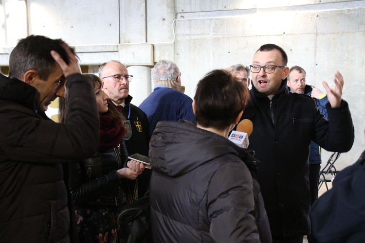 Konferencja prasowa w sanktuarium Bożego Miłosierdzia w Płocku