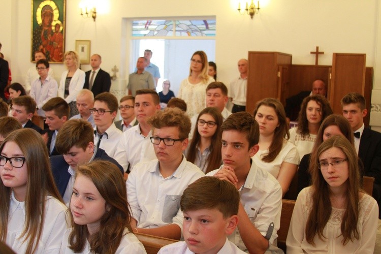 Zakończenie roku szkolnego w szkołach katolickich w Sikorzu