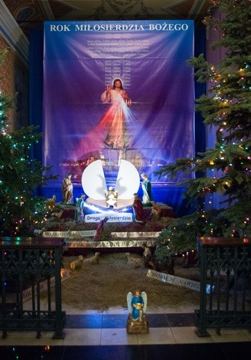 Raciąż. Bożonarodzeniowa szopka w kościele pw. Wojciecha