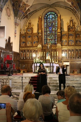 Ciechanów. Koncert papieski w farze