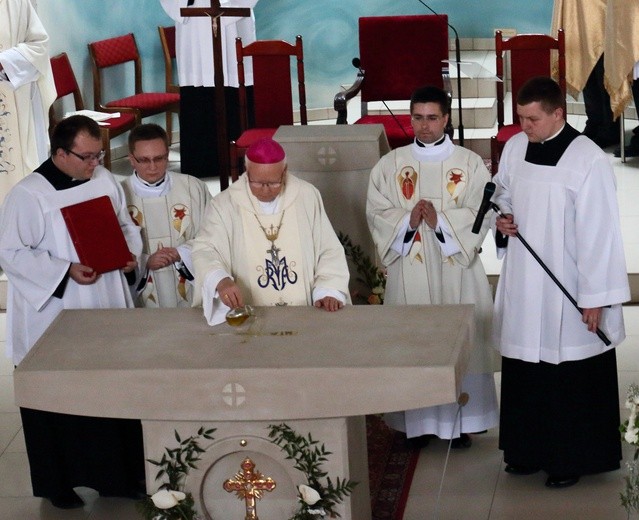 Poświęcenie kościoła Matki Bożej Fatimskiej i św. Jana Pawła II 