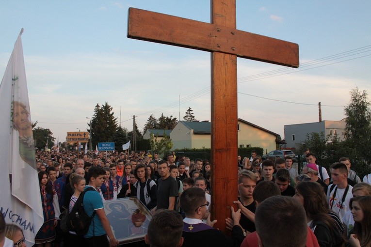 XXXIII Pielgrzymka młodzieży do Rostkowa