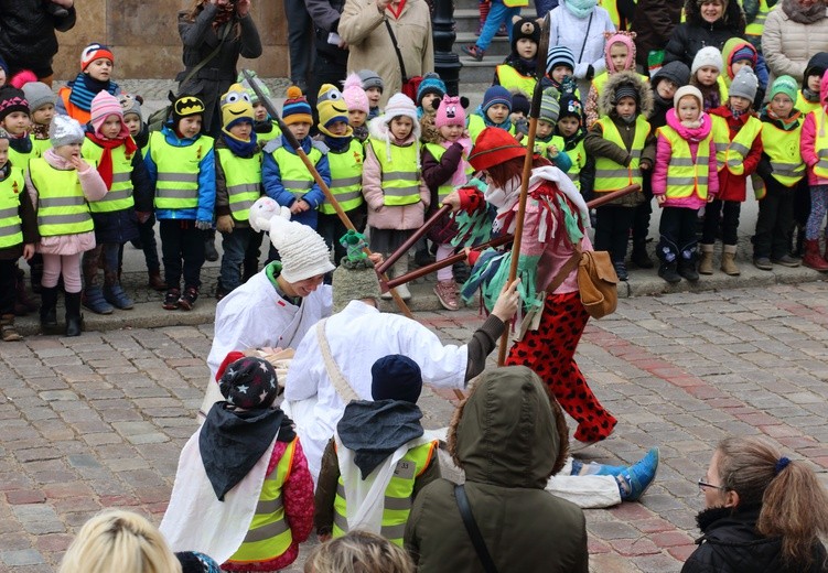 19. "Piekarczyk" na ulicach Starego Miasta