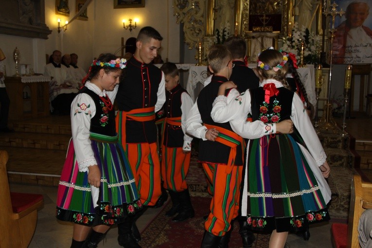 Poświęcenie prac remonotowo-budowlanych w kościele św. Anny w Kobylnikach 