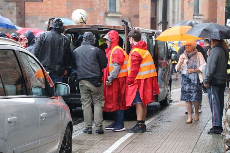 Pielgrzymka na Jasną Górę. Wyjście z Płocka cz. 2
