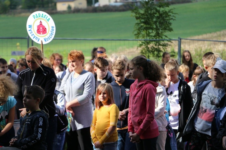 Rostkowo. Pielgrzymka dzieci (część II)