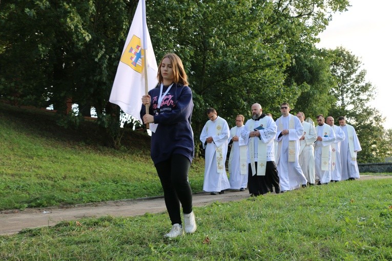 Rostkowo. Pielgrzymka młodzieży