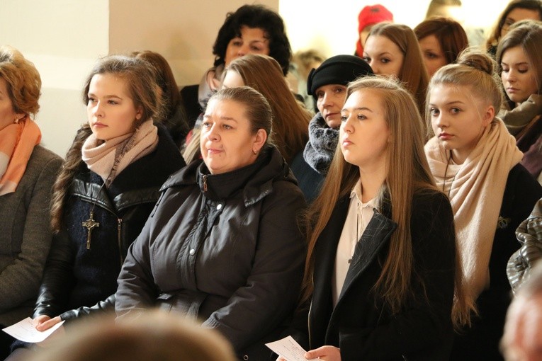 Bierzmowanie w Karniewie