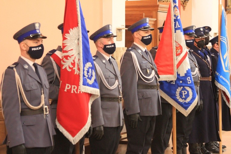 Płock. Msza św. za policjantów pomordowanych w Katyniu