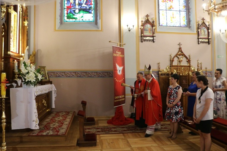 Szyszki. Poświęcenie odnowionego wnętrza kościoła