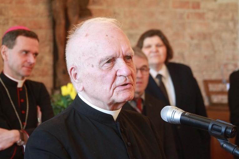 W imieniu odznaczonych księży dziękował ks. prał. dr Zdzisław Konarzewski.